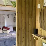 Strickland Arms 3*