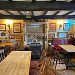 Strickland Arms 3*