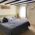 אורחן Strickland Arms 3*